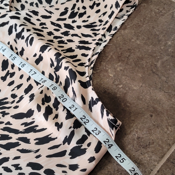 Nine West Tank Top Womens Size 2X Beige Animal Print Polyester Sleeveless V Neck - Picture 6 of 9